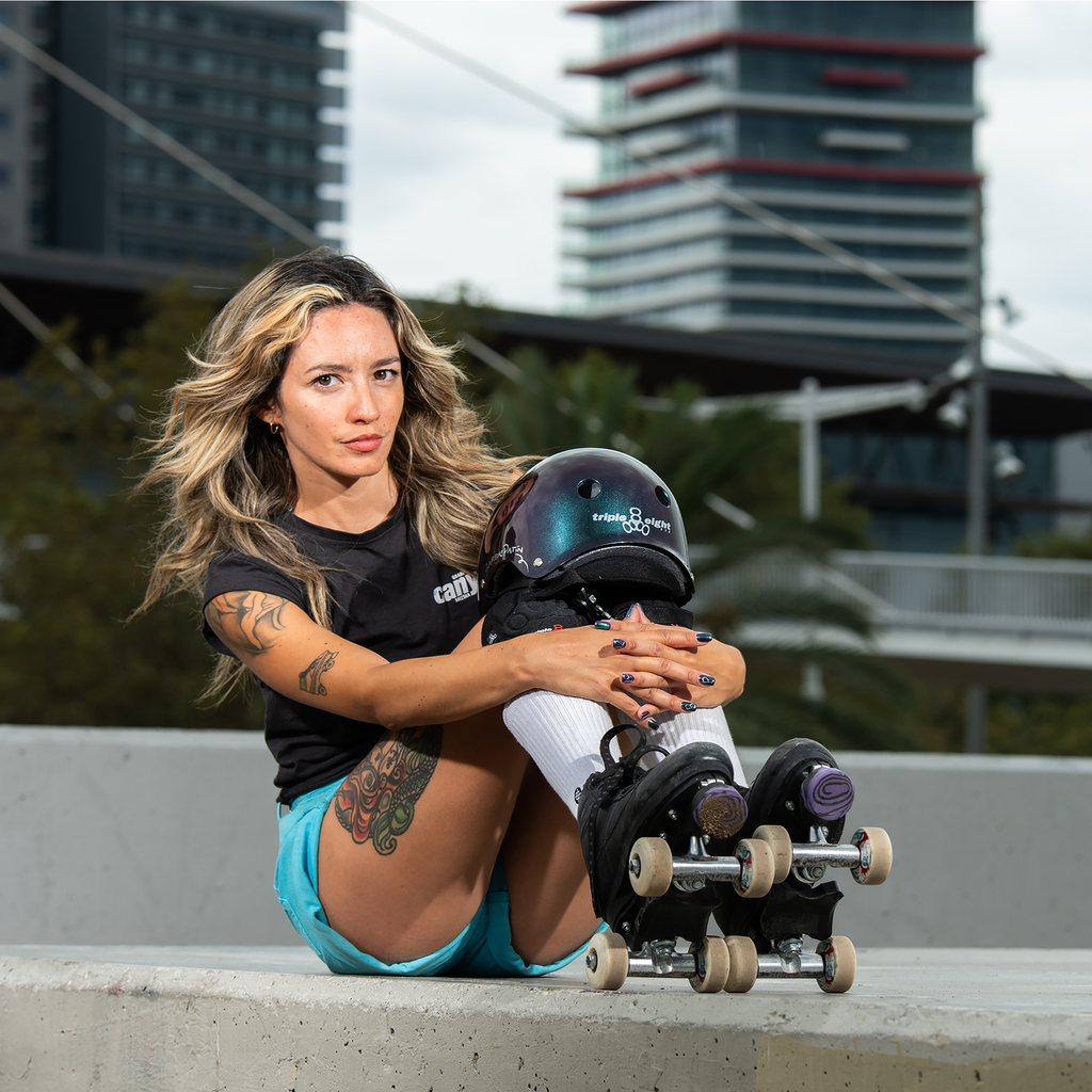 Triple 8 Deep Cover Helmet Barbie Patin Signature Edition Triple Eight